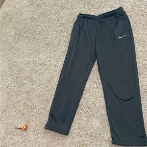 Therma fit men’s Nike sweatpants
